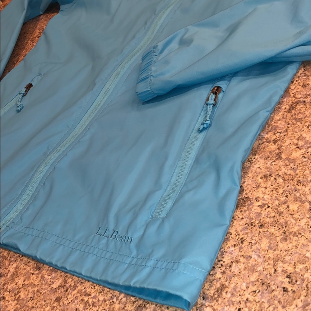 L.L. Bean Lightweight Blue Jacket With Hood - Picture 2 of 15